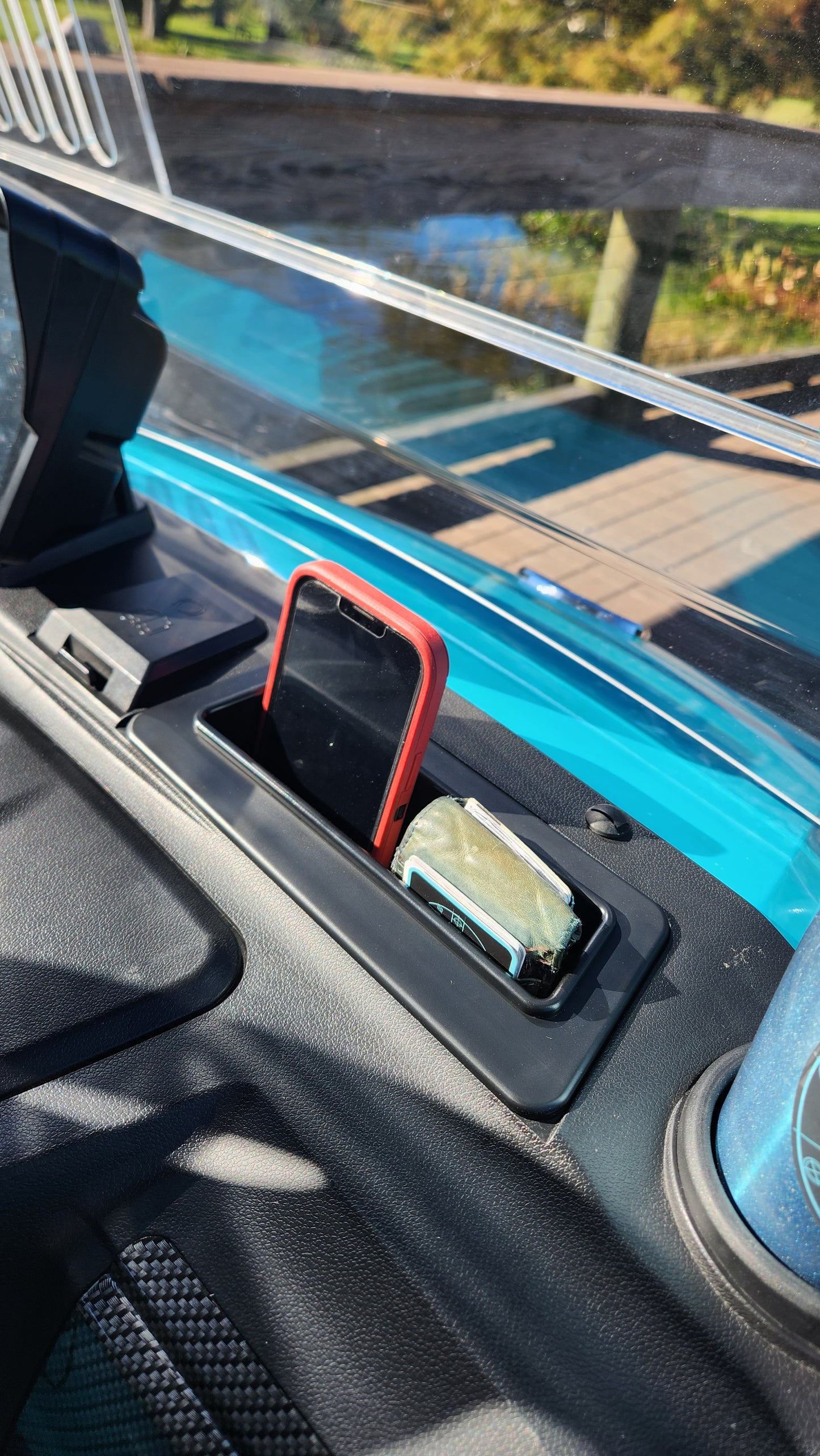 Evolution Classic/Forester cell phone pocket